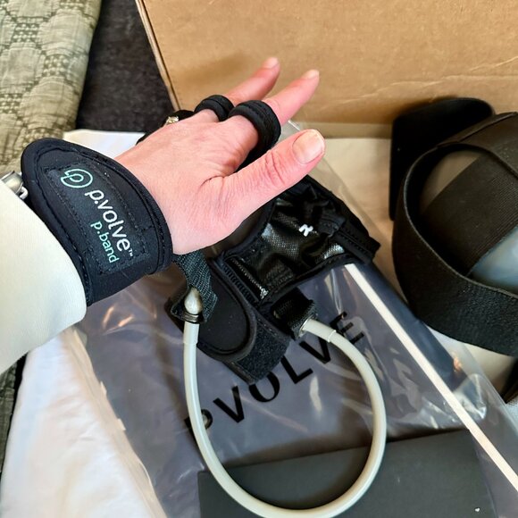 PVOLVE Signature Bundle P3 Ball, P.Band, Mat & Pump – Used by Jennifer Aniston - Picture 3 of 7